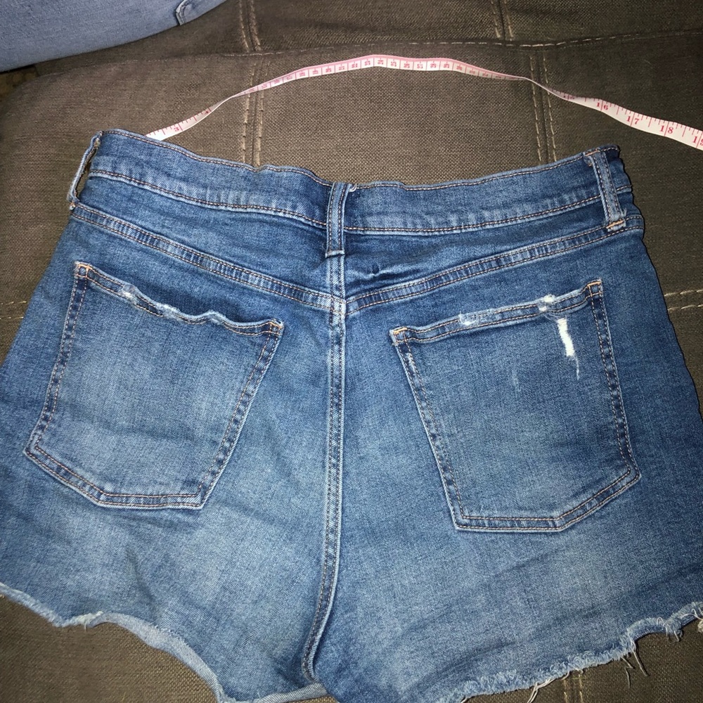 Shorts - Picture 4 of 7
